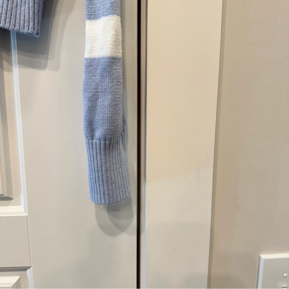 Banana Republic Light Blue and White Striped Sweater - Picture 6 of 9